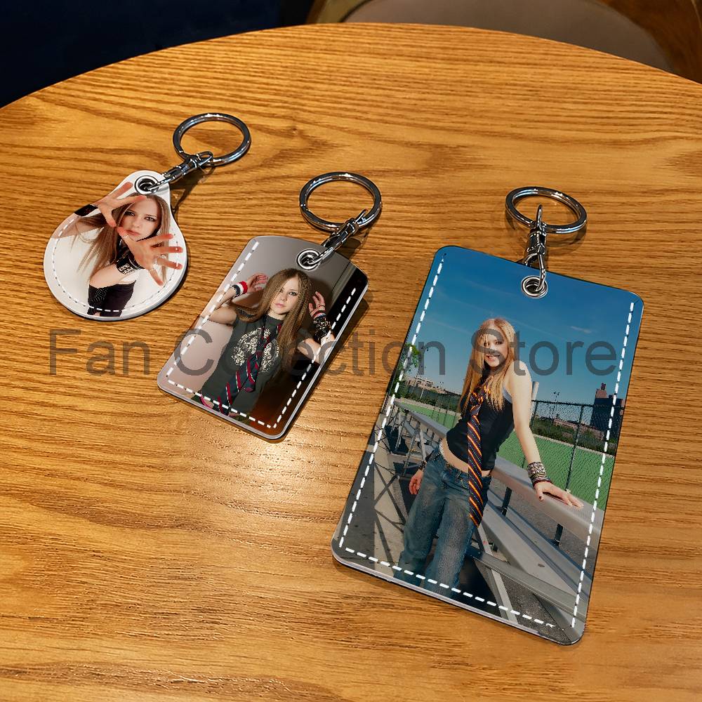 Singer A-Avril Holder Keychain - Airtag Holder Case recension och pris
